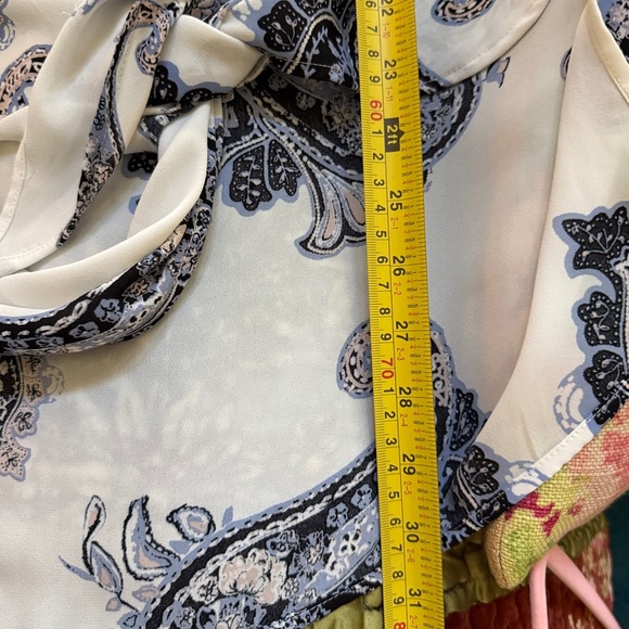 Paisley Lightweight Button-Up Tie Front Blouse (DR2) XL - Picture 12 of 12